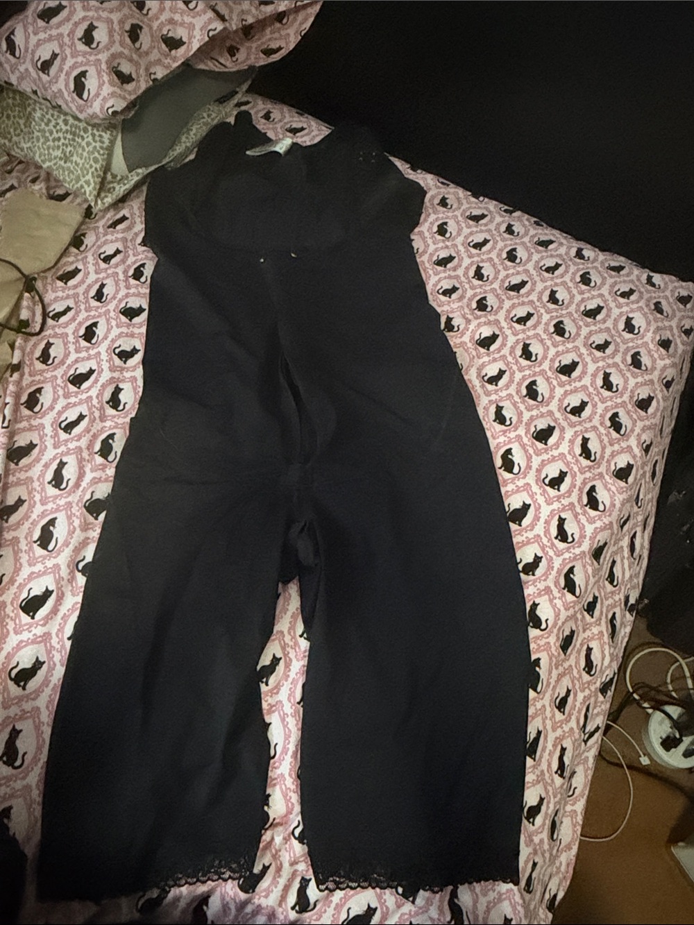 Black High-Waist Shaping Capri with Lace Trim